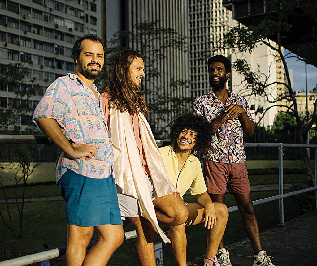 Boogarins apresenta o seu novo disco em show no Cine Joia